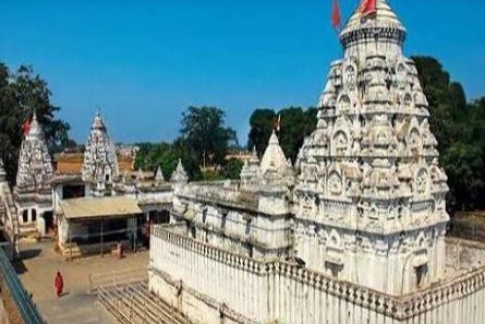 Rajiv Lochan temple, Rajim